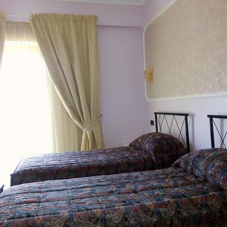 Hotel Al Querceto Tocco Caudio الغرفة الصورة